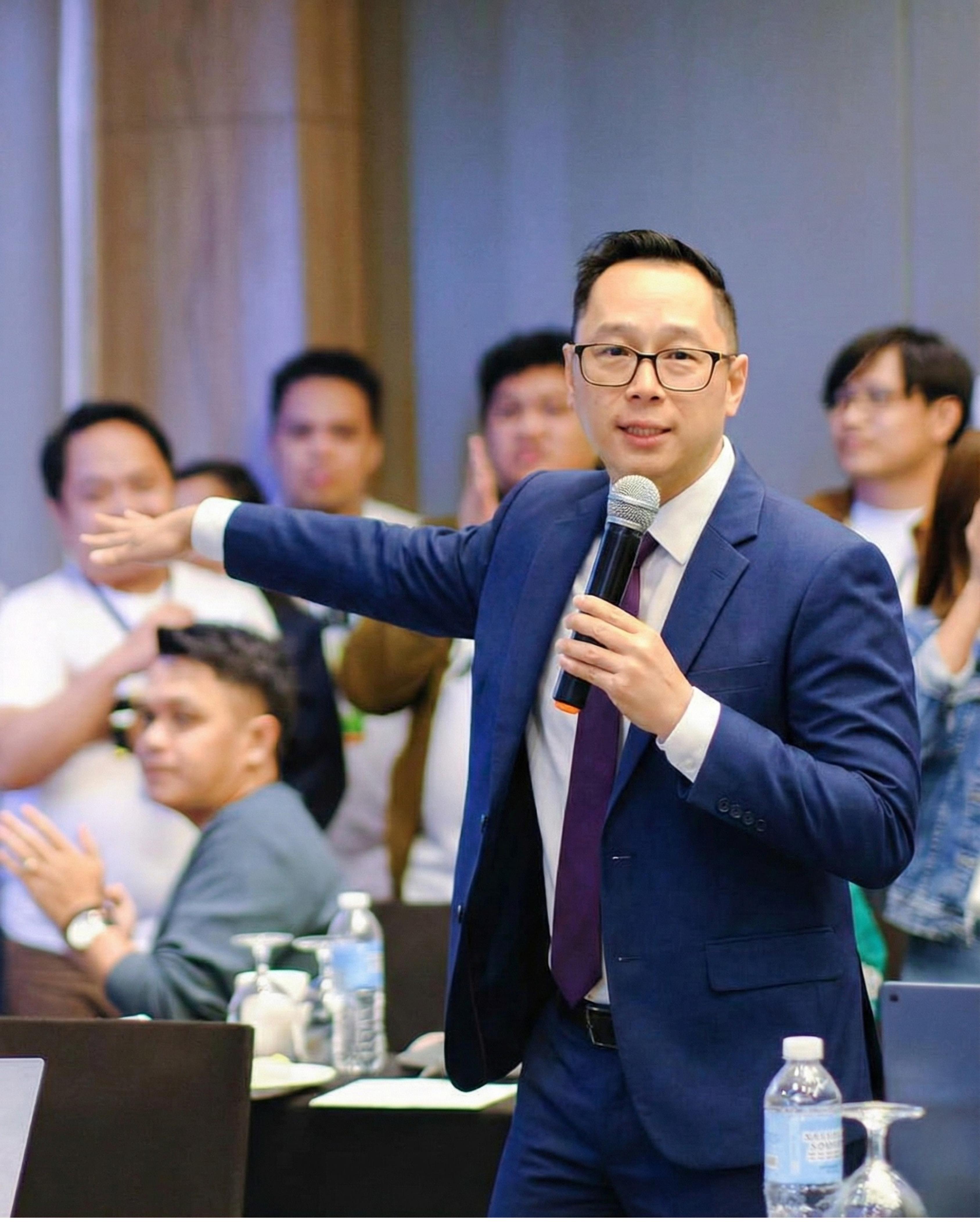Professional photo of Phuc Ly, EA, founder of Level Up Quest